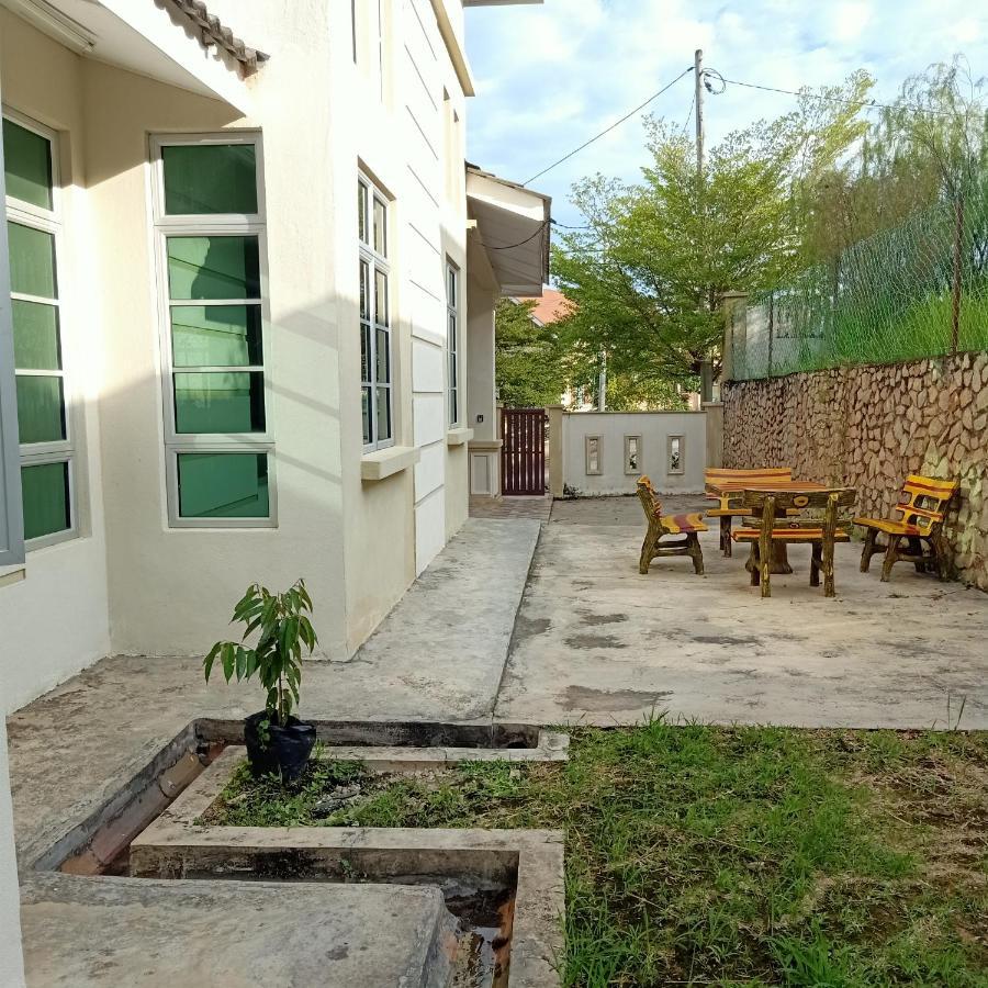 Gambang Homestay Banglomuslim Kuantan Exterior photo