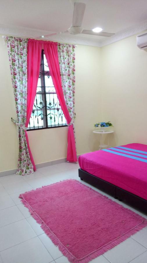 Gambang Homestay Banglomuslim Kuantan Exterior photo
