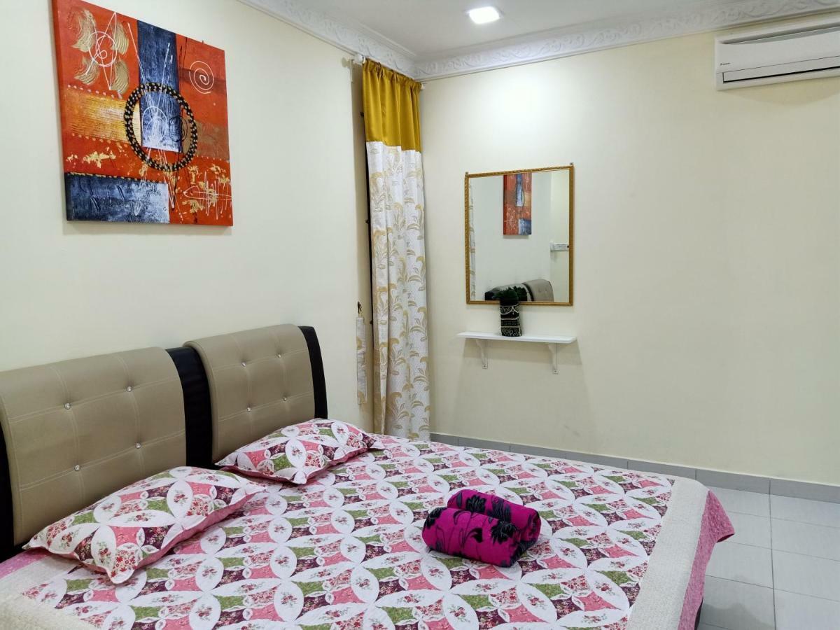 Gambang Homestay Banglomuslim Kuantan Exterior photo