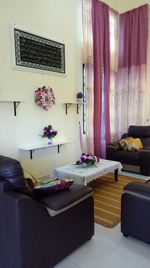 Gambang Homestay Banglomuslim Kuantan Exterior photo